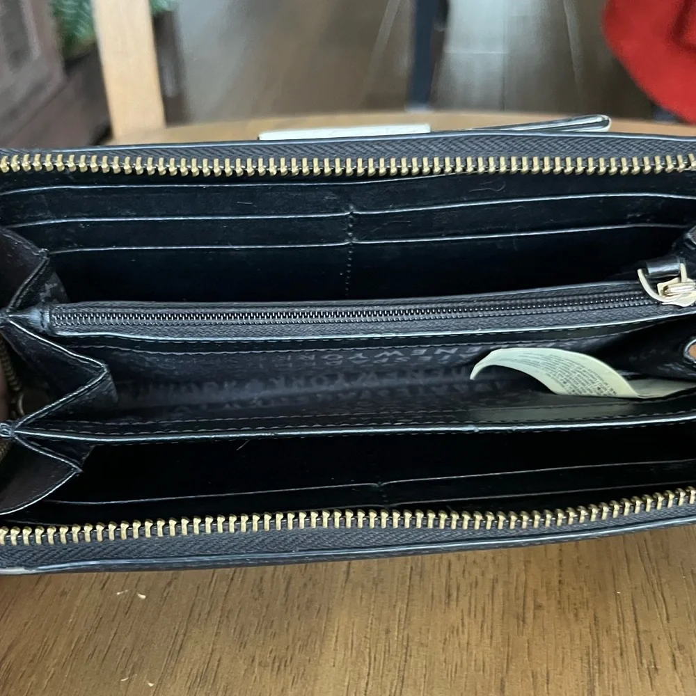 kate spade Matthews Street Nisha wallet